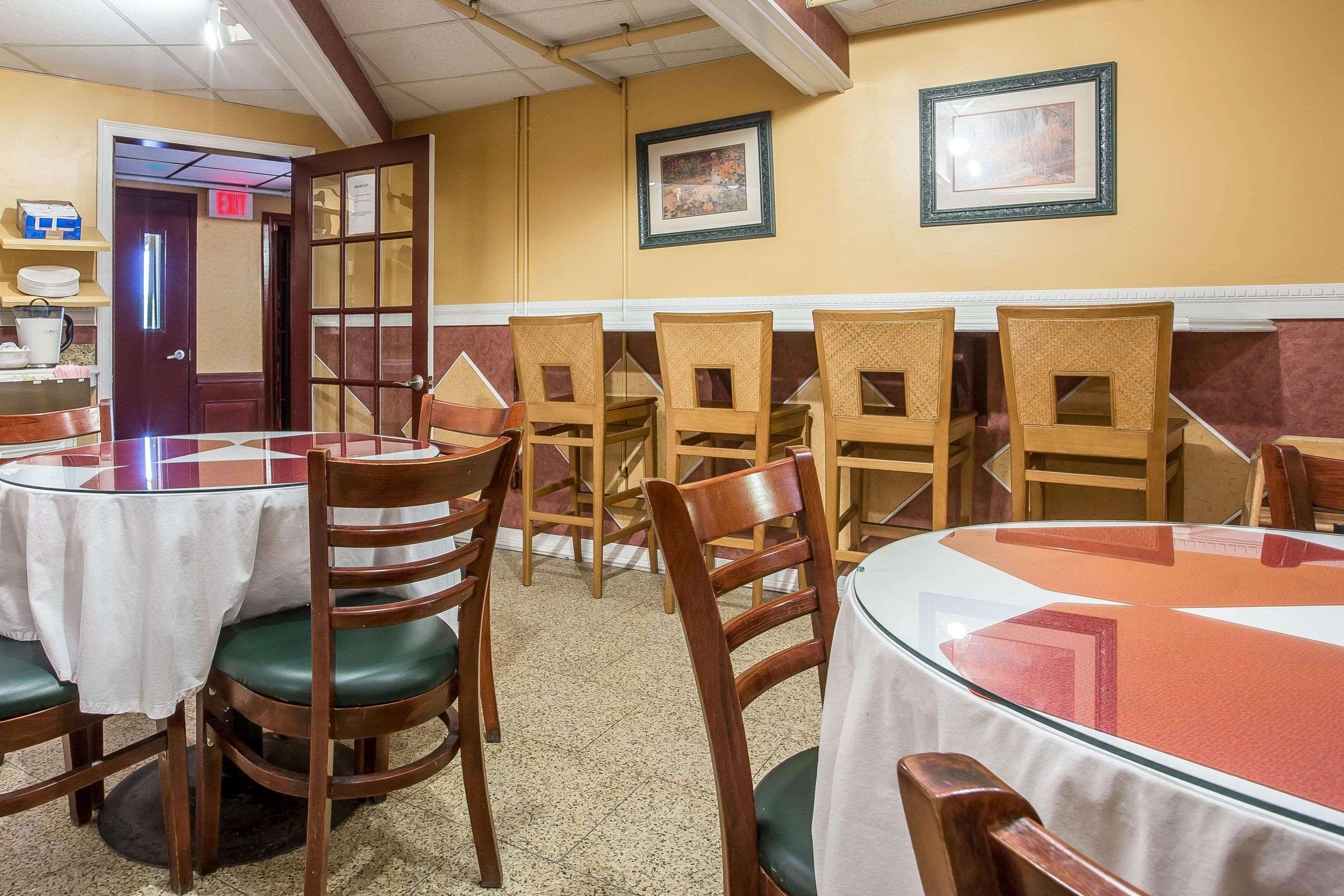 Econo Lodge Montpelier I-89 Экстерьер фото