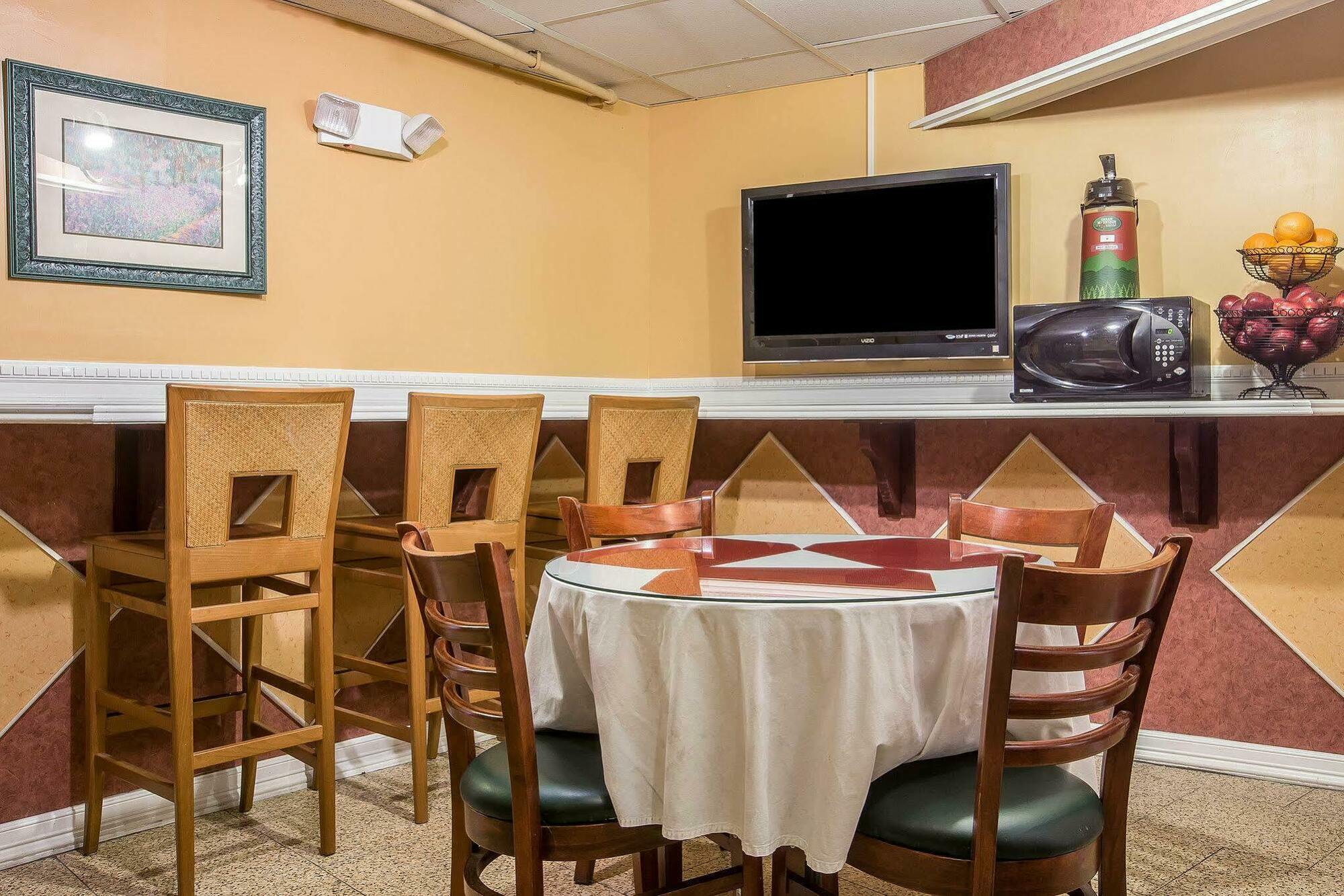 Econo Lodge Montpelier I-89 Экстерьер фото
